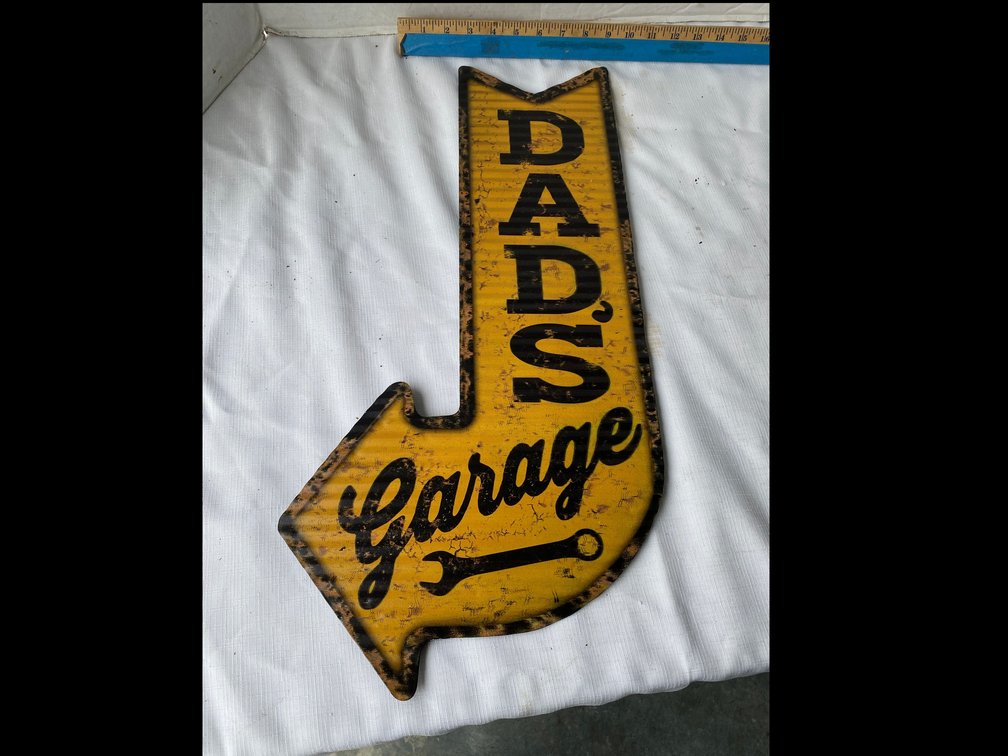 Tin sign-Dad's garage, arrow shaped