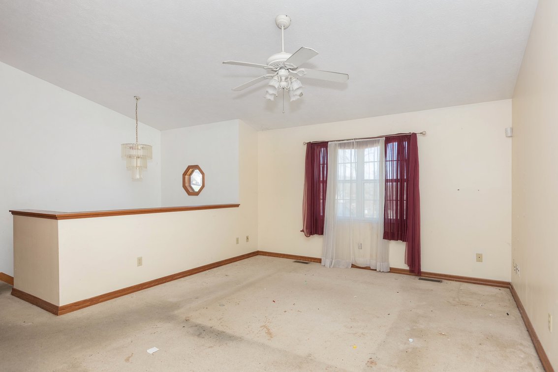 Image for SOLD $163,900 - Spacious 4 Bedroom Mid-Entry on a Large Lot in Cross Lanes