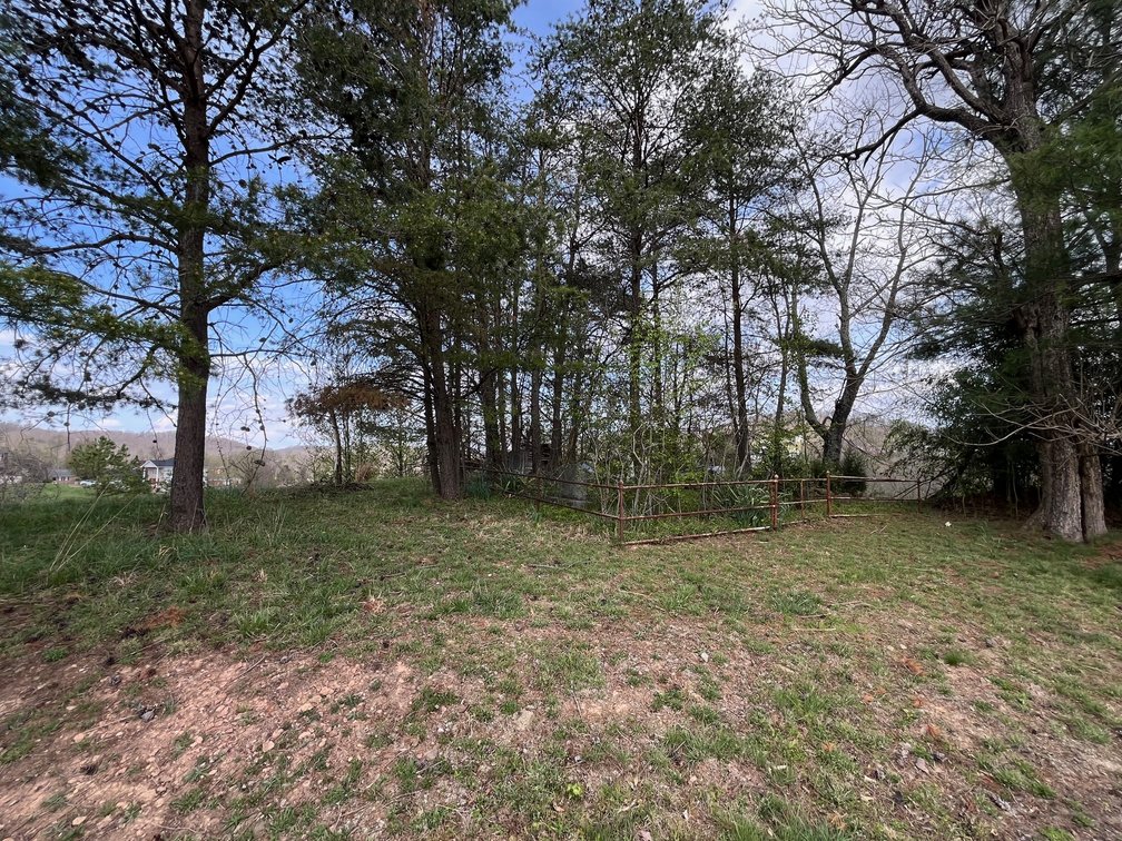 Image for SOLD $163,900 - Spacious 4 Bedroom Mid-Entry on a Large Lot in Cross Lanes