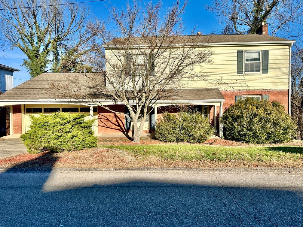 Image for SOLD $121,000 - Classic 4 Bedroom Home in South Charleston