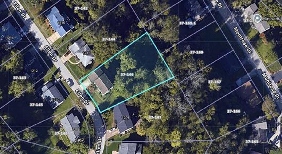 Image for SOLD $121,000 - Classic 4 Bedroom Home in South Charleston
