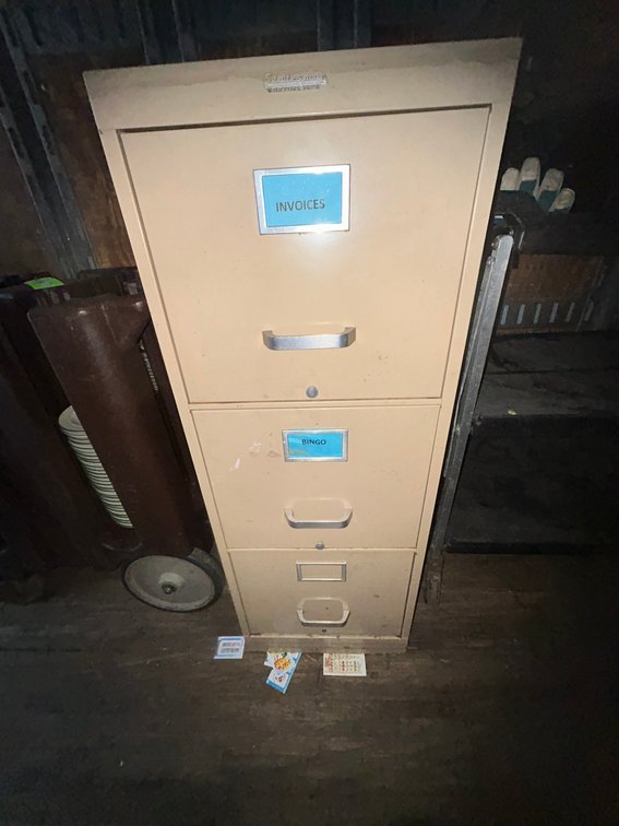 3-Drawer filing cabinet