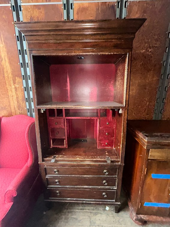 Entertainment center