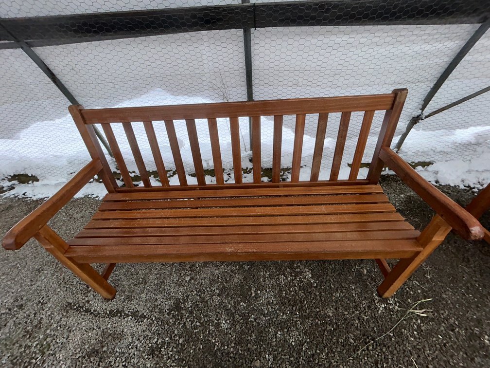 Bench 