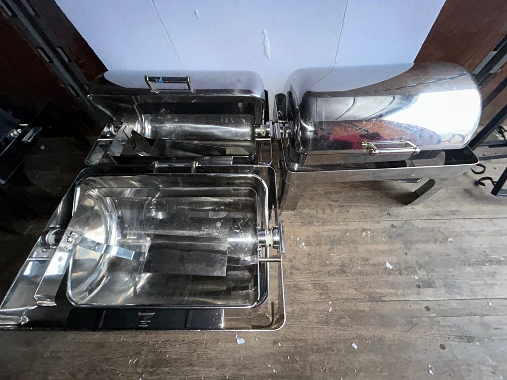 3 Warming trays