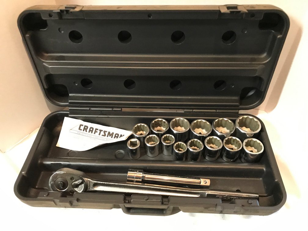 Craftsman 16-piece 3/4" drive ratchet set with extension and sockets in a case