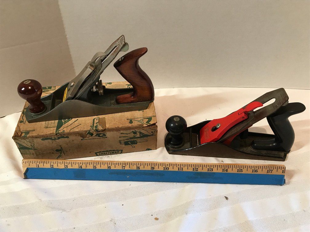 2 Wood planes