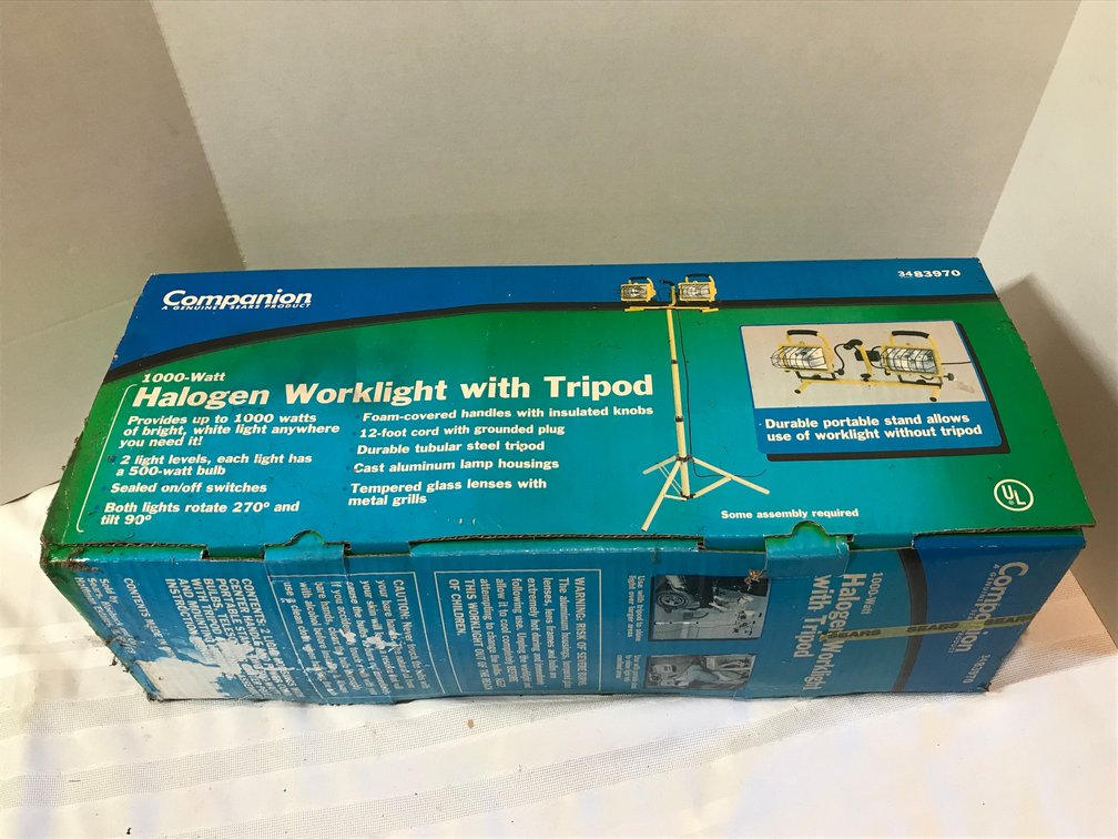 Halogen work light and tripod