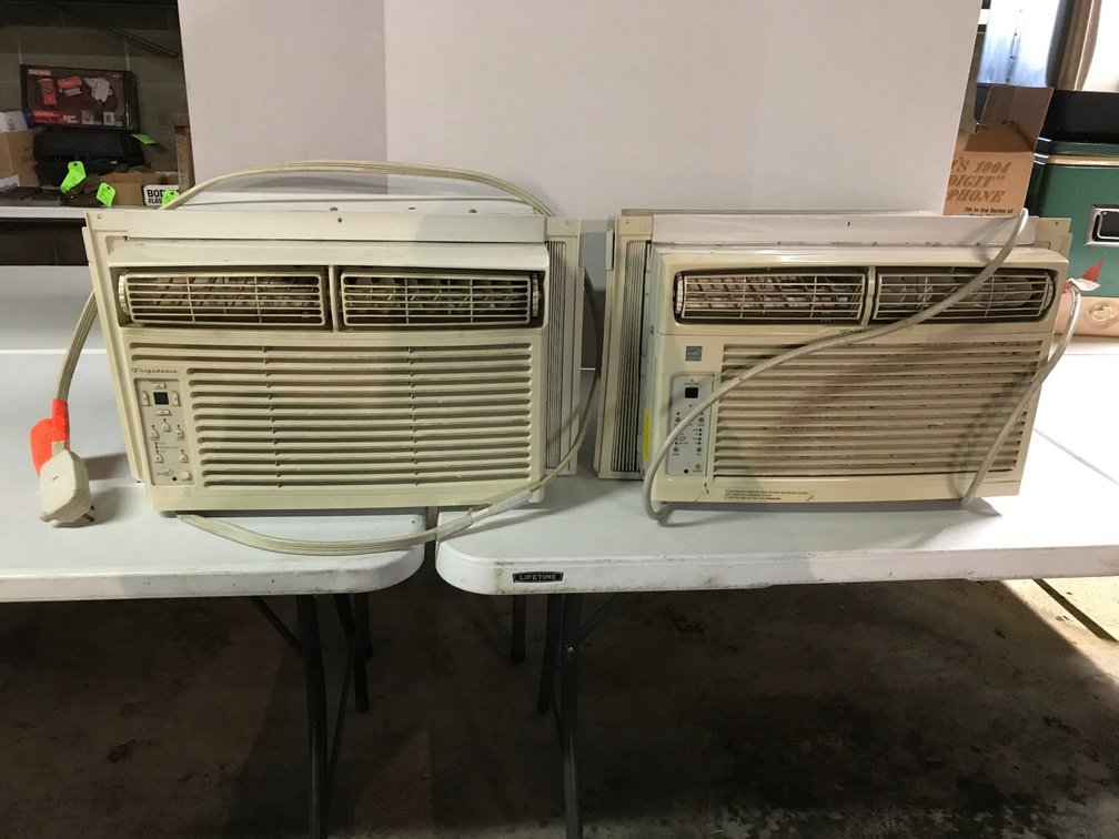 2 Window air conditioners