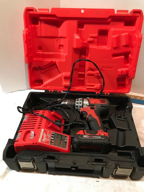 Milwaukee 1/2" drill driver, battery, charger and case