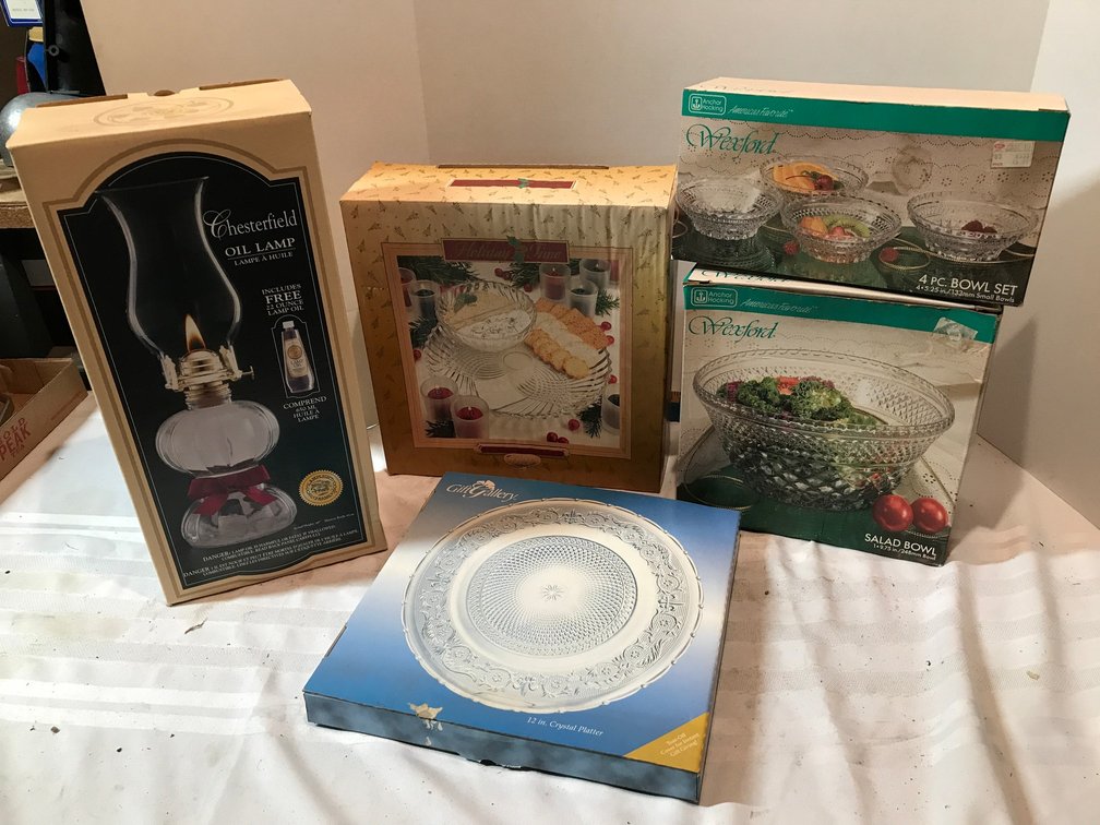 Chesterfield oil lamp, Anchor Hocking bowl set and more