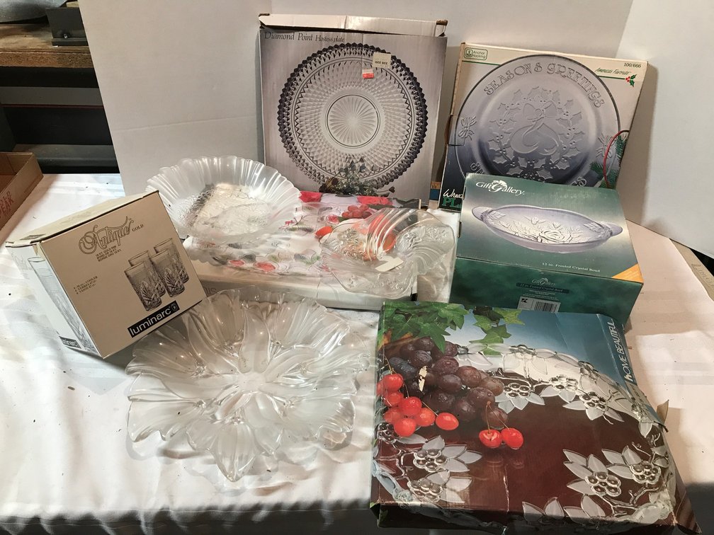 Assorted holiday decorative dishes