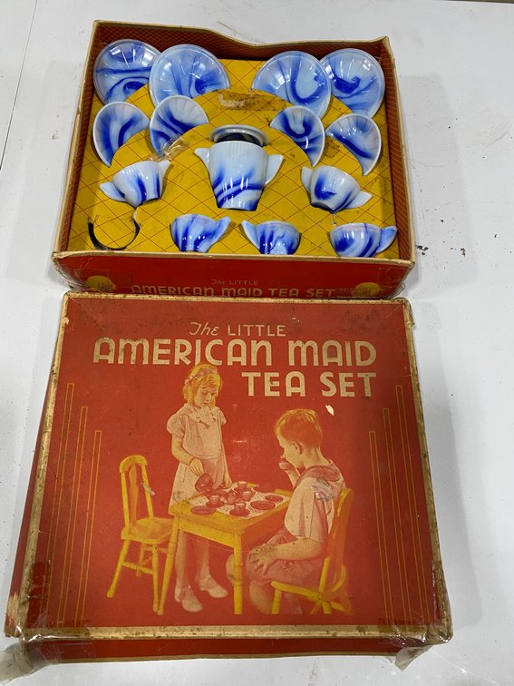 Akro Agate Tea Set