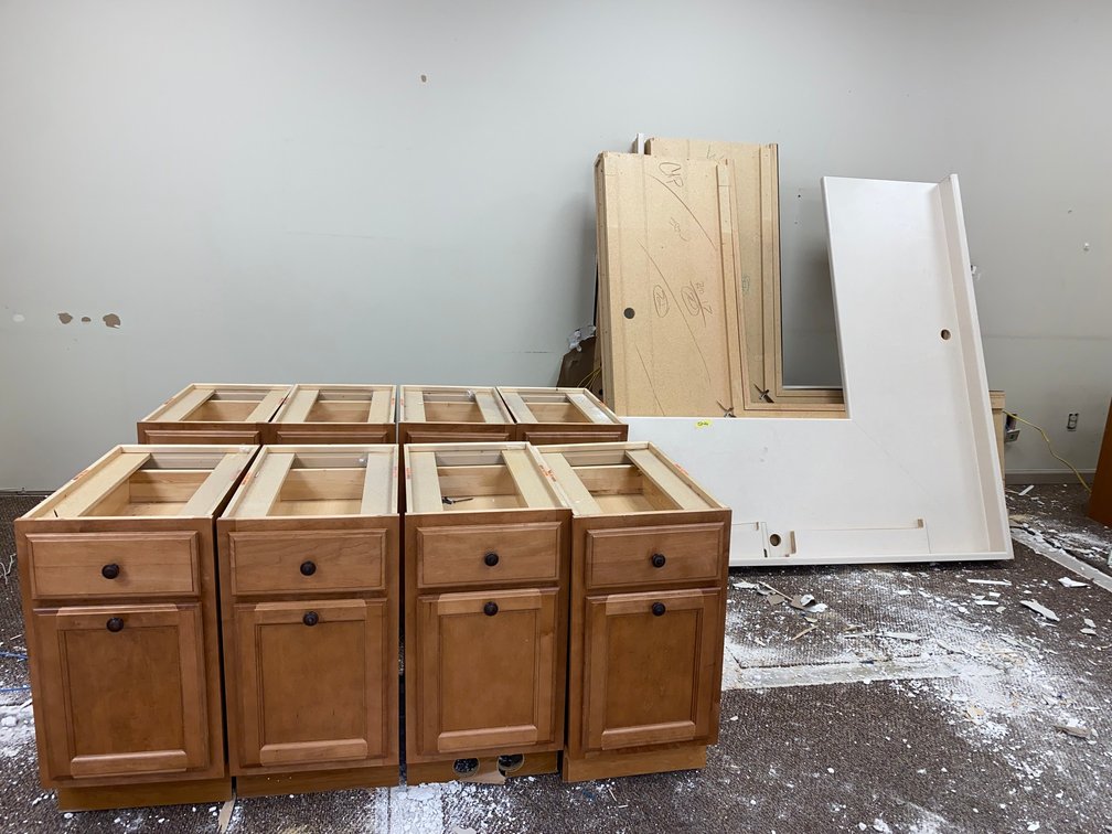4 L Shaped Counter Desk Tops with Cabinetry