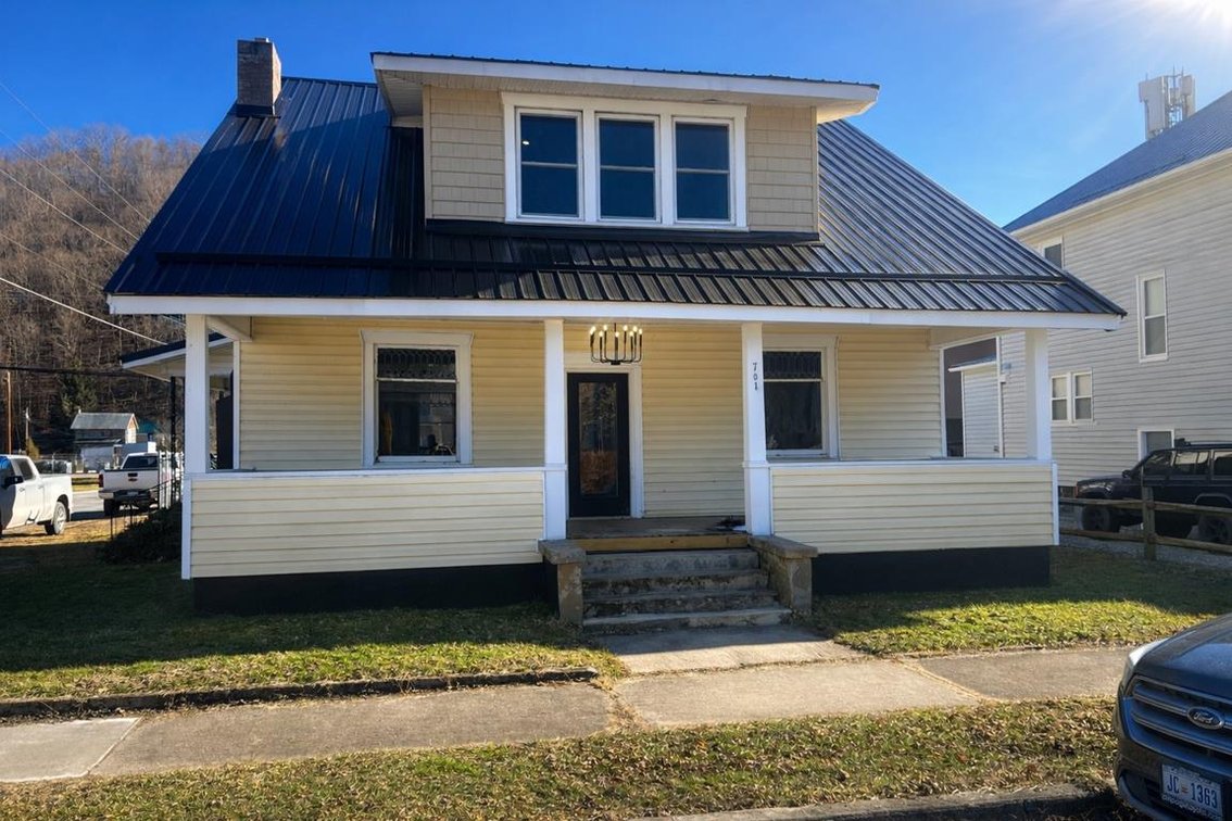 4 Bedroom Mountain Town Retreat in Marlinton