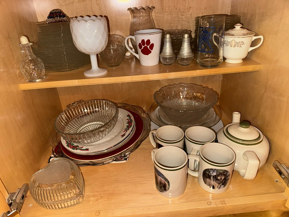 Mugs and Teapot Salad Bowls, Other Glassware