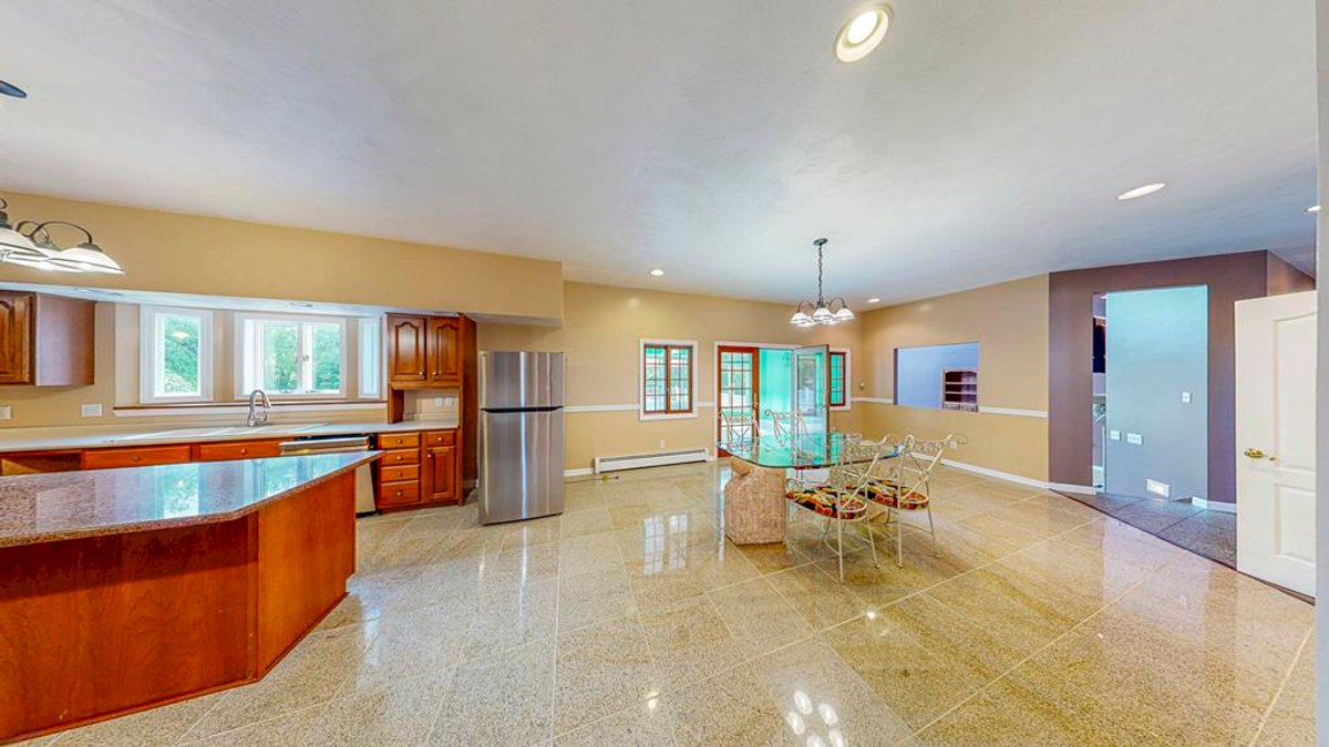 Image for SOLD $726,000 - Luxury 5 Bedroom Estate on 52 Acres with Pool & Heated Workshop in Greene County