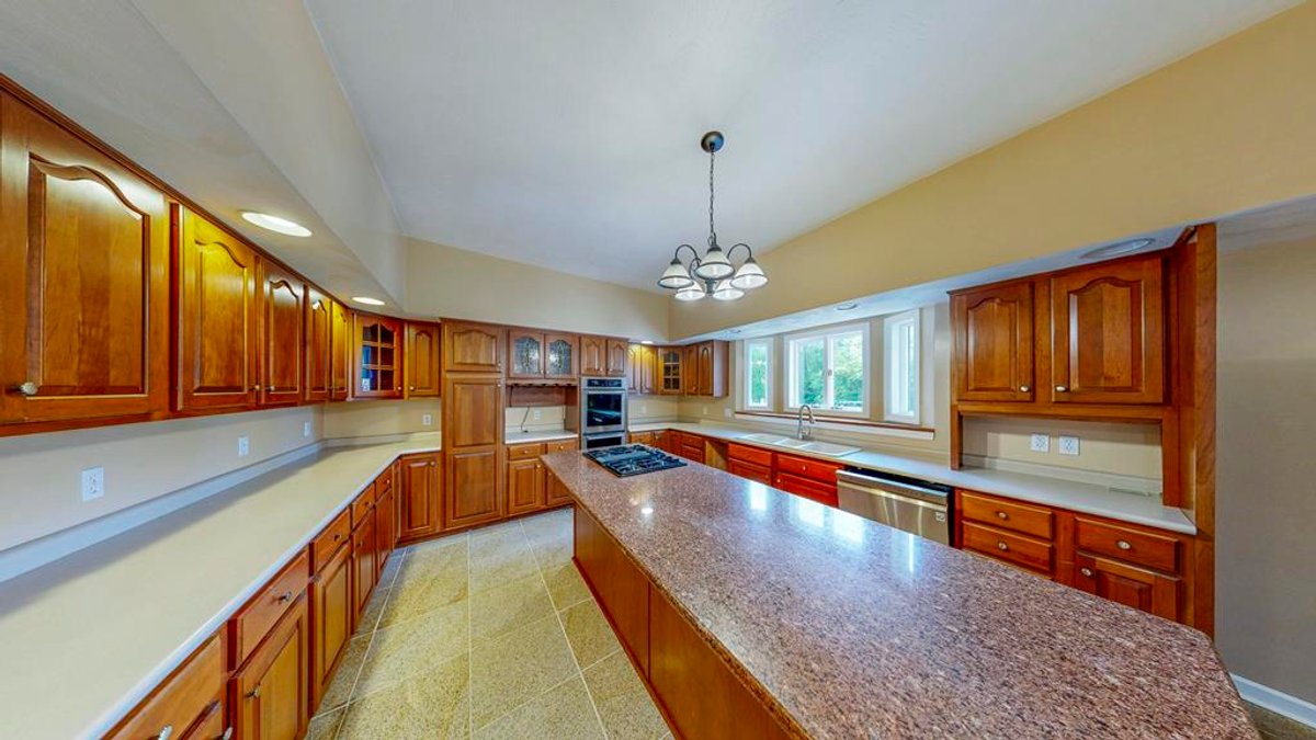 Image for SOLD $726,000 - Luxury 5 Bedroom Estate on 52 Acres with Pool & Heated Workshop in Greene County