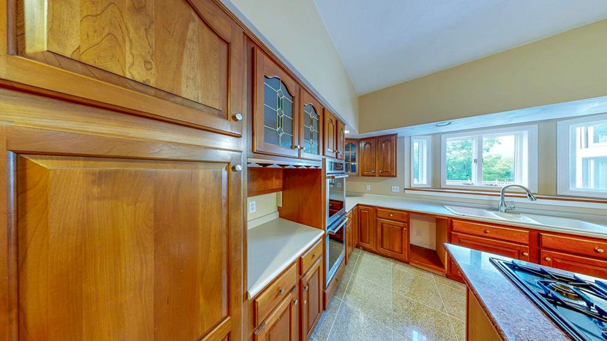 Image for SOLD $726,000 - Luxury 5 Bedroom Estate on 52 Acres with Pool & Heated Workshop in Greene County