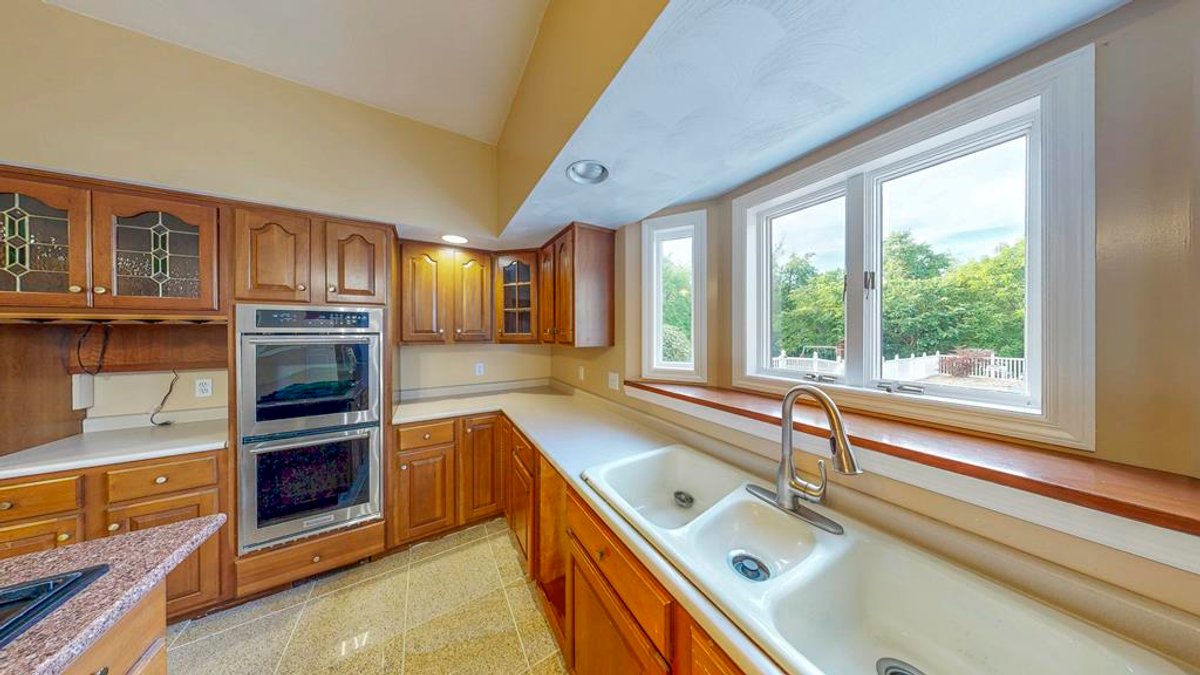Image for SOLD $726,000 - Luxury 5 Bedroom Estate on 52 Acres with Pool & Heated Workshop in Greene County