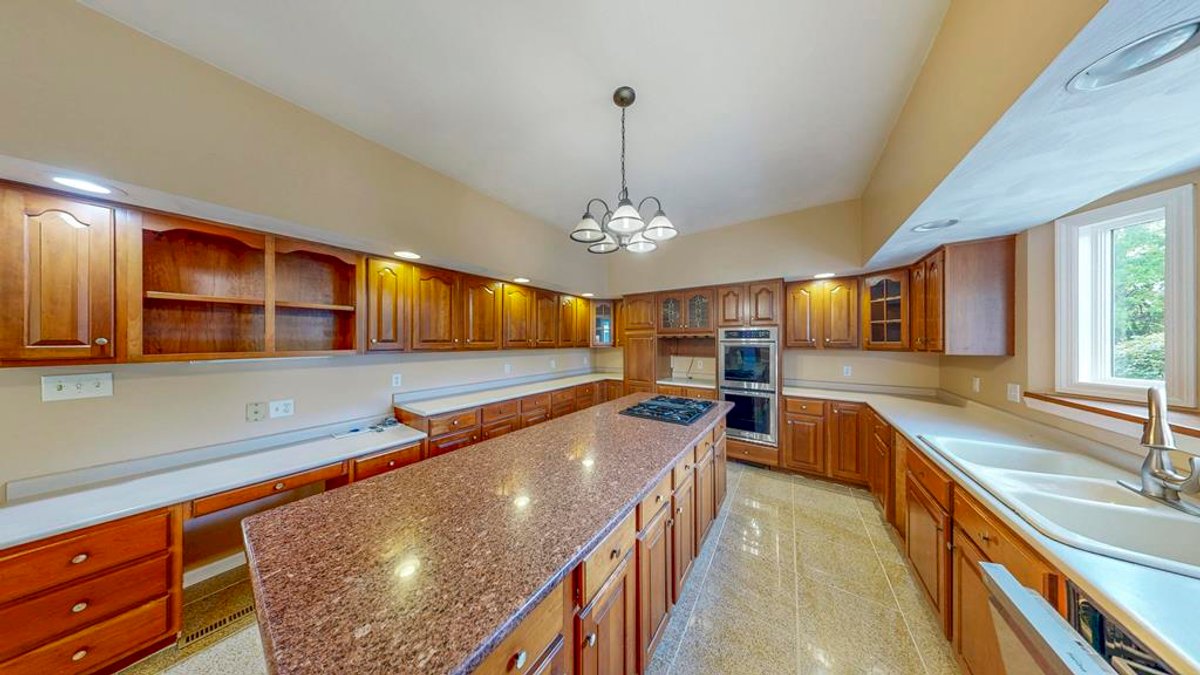 Image for SOLD $726,000 - Luxury 5 Bedroom Estate on 52 Acres with Pool & Heated Workshop in Greene County