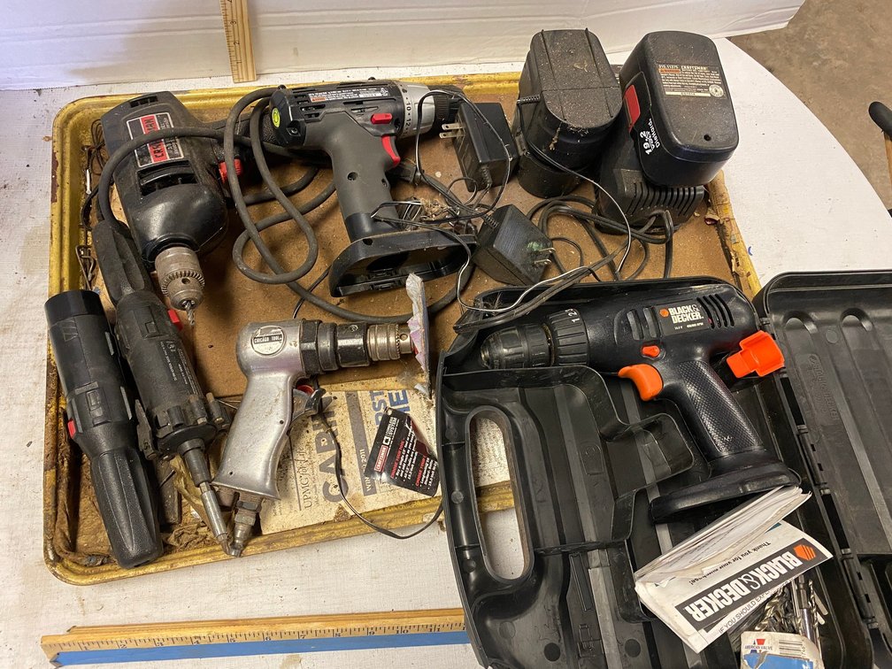 Black and Decker Drill, Craftsman 19.2 Volt Drill with Battery and charger, Air Sander, Electric Craftsman Drill