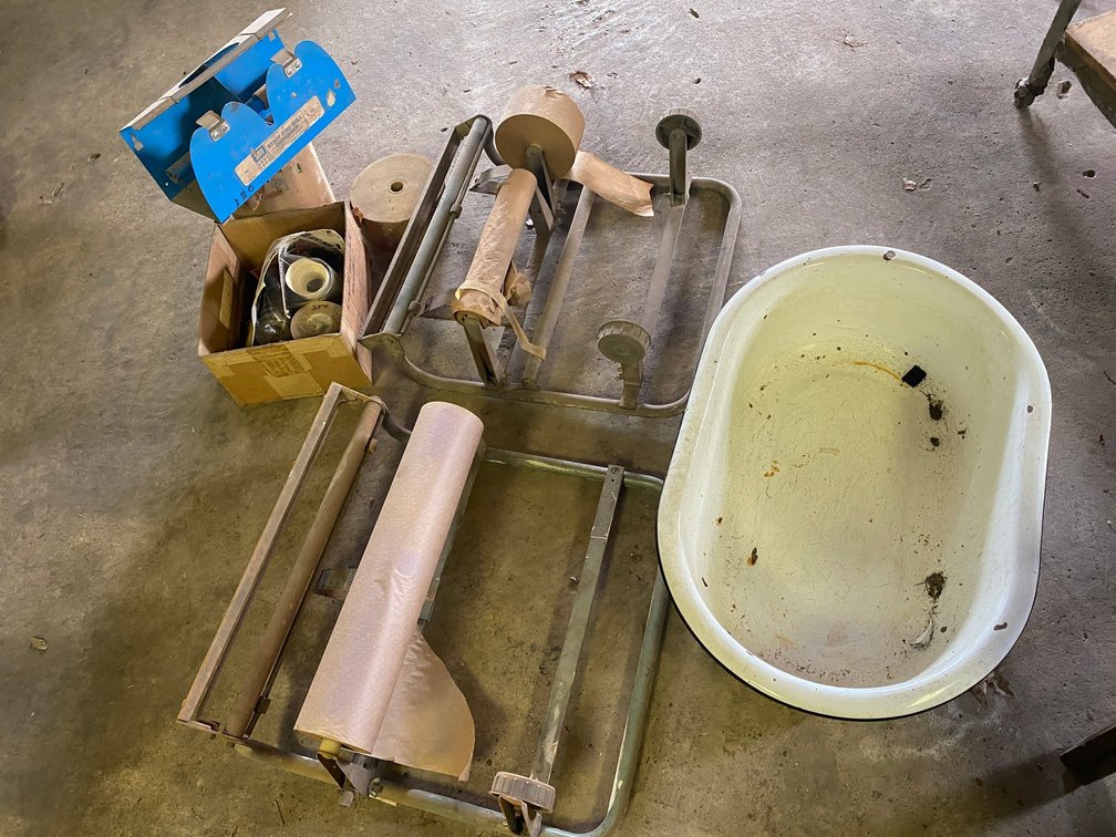2-Paper Rollers, Tape Roller, Granite Tub