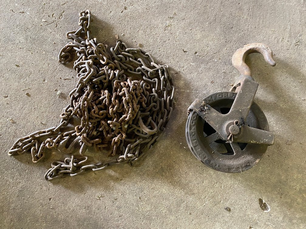 Chain Pulley, Assorted Pieces of Chain