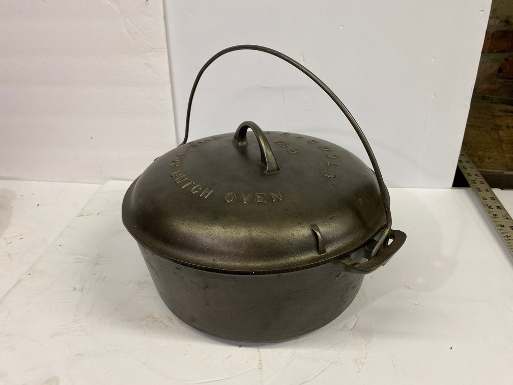 Griswold #9 Tite-Top Dutch Oven