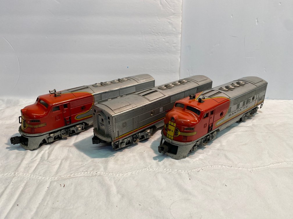 Lionel Santa Fe F3 Locomotive Set