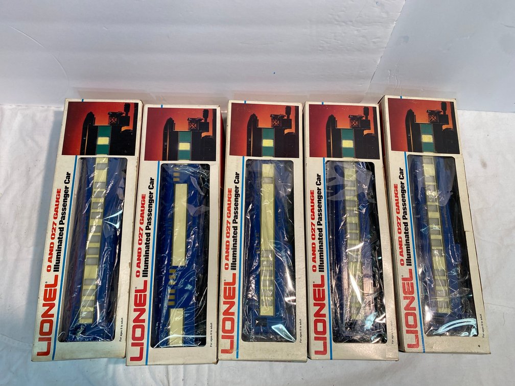 Lionel blue Comet Passenger Car Set