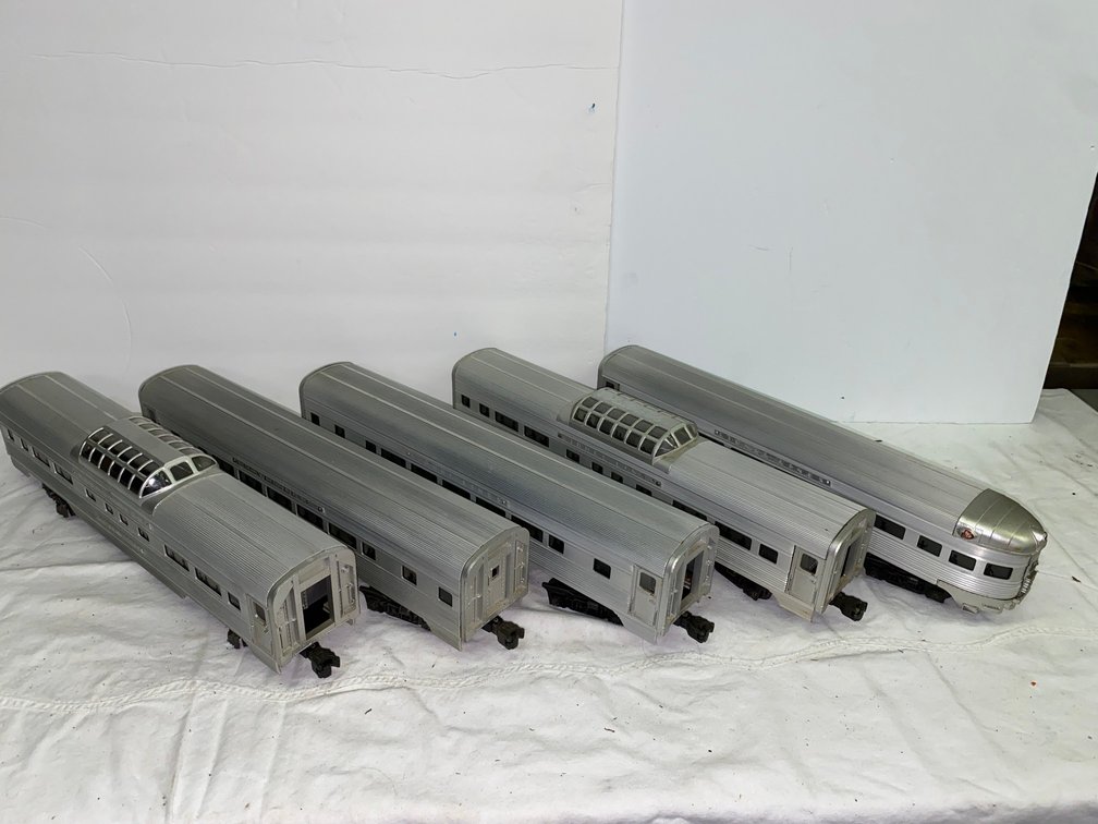 5- Lionel Silver Bluff Passenger Cars