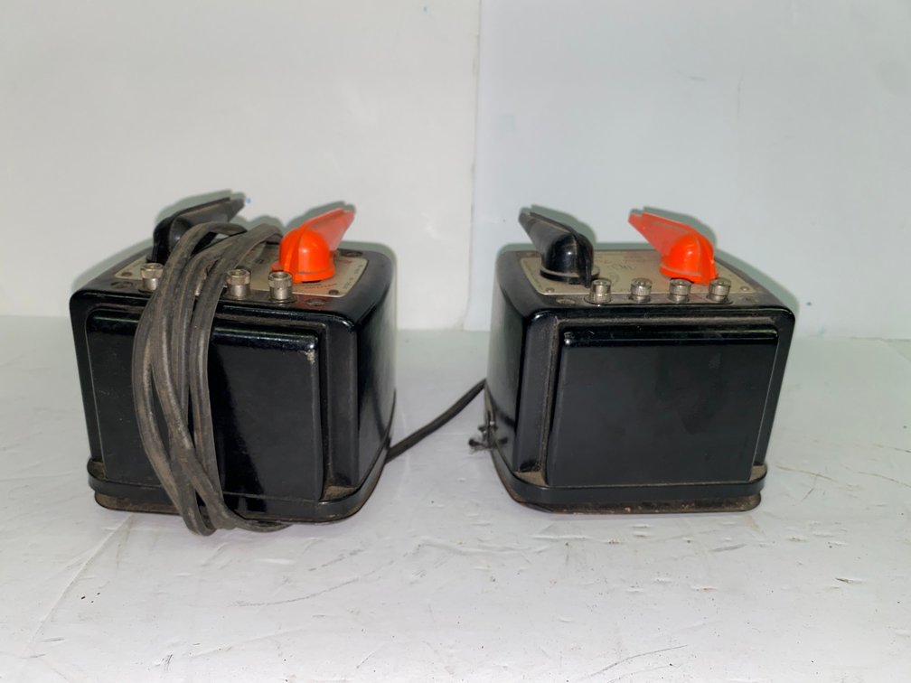 2-Lionel Transformers
