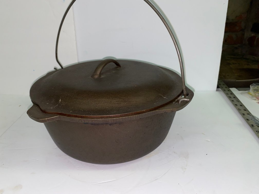 #10 Cast Iron Roaster