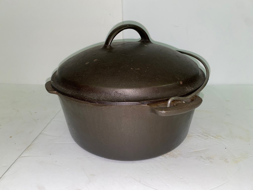 Cast Iron Roaster with Lid