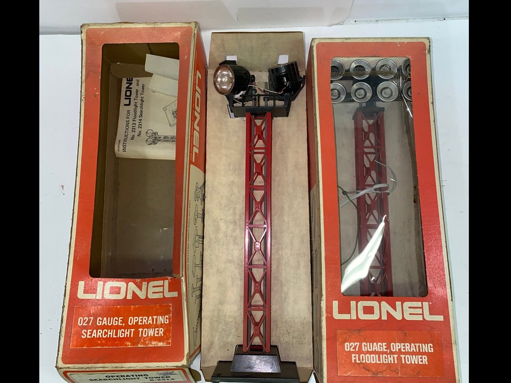 2-Lionel Flood Light towers #2313 and 2314