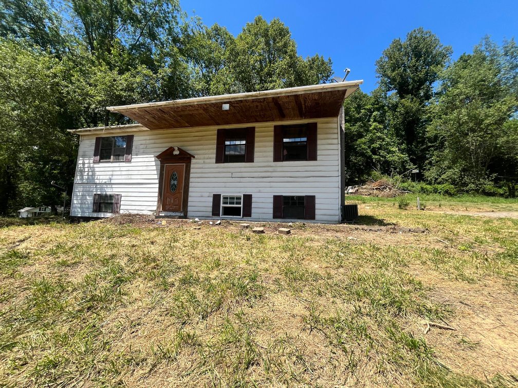 Image for SOLD $63,800 - Renovation Opportunity on 1 Acre in Scott Depot