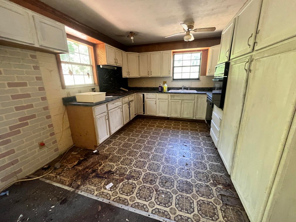 Image for SOLD $63,800 - Renovation Opportunity on 1 Acre in Scott Depot