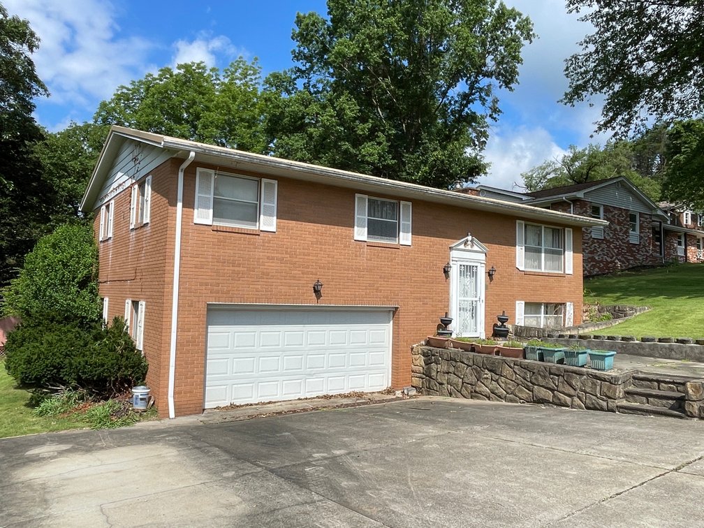 Image for SOLD $94,600 - Brick Mid-Entry 3 Bedroom with a Spacious Yard in Charleston