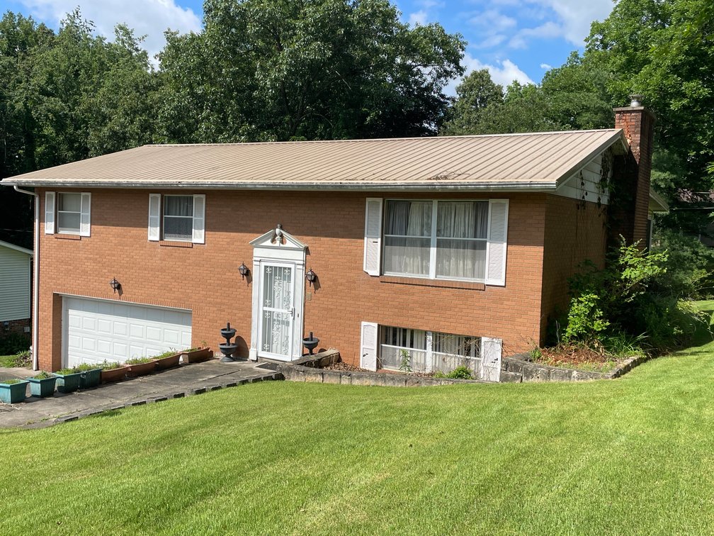 Image for SOLD $94,600 - Brick Mid-Entry 3 Bedroom with a Spacious Yard in Charleston