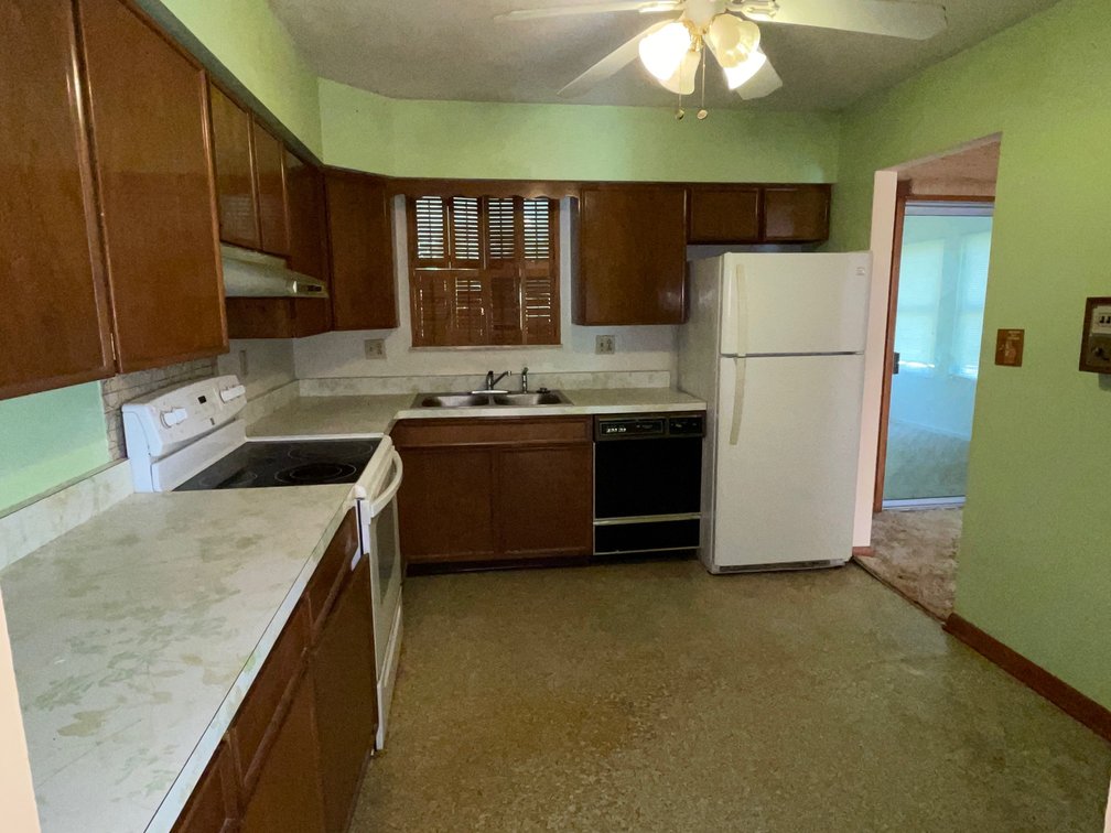 Image for SOLD $94,600 - Brick Mid-Entry 3 Bedroom with a Spacious Yard in Charleston