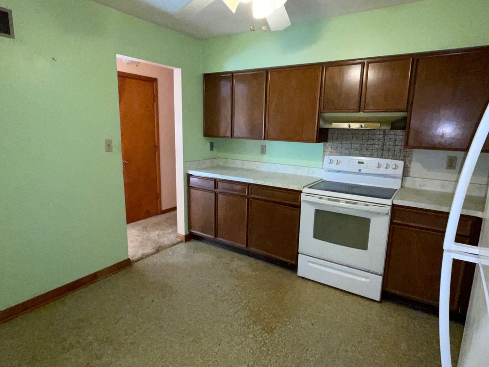 Image for SOLD $94,600 - Brick Mid-Entry 3 Bedroom with a Spacious Yard in Charleston