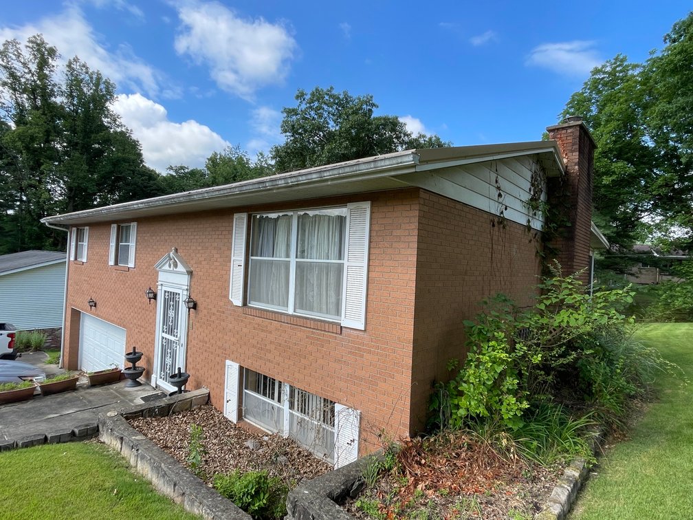 Image for SOLD $94,600 - Brick Mid-Entry 3 Bedroom with a Spacious Yard in Charleston