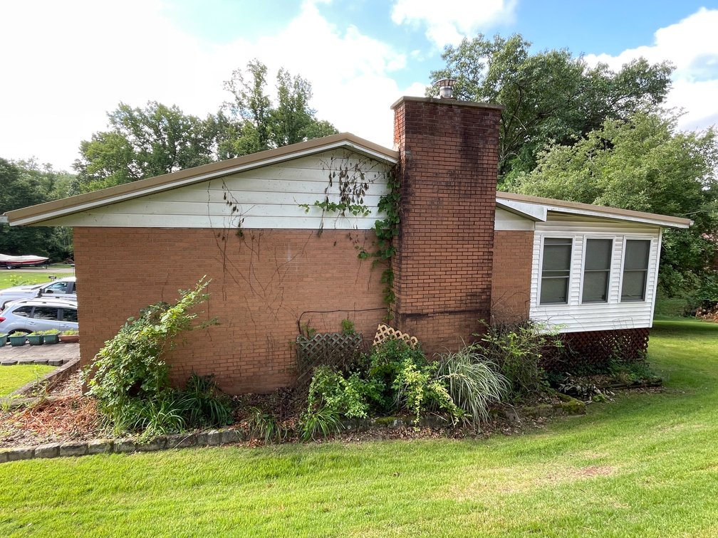 Image for SOLD $94,600 - Brick Mid-Entry 3 Bedroom with a Spacious Yard in Charleston