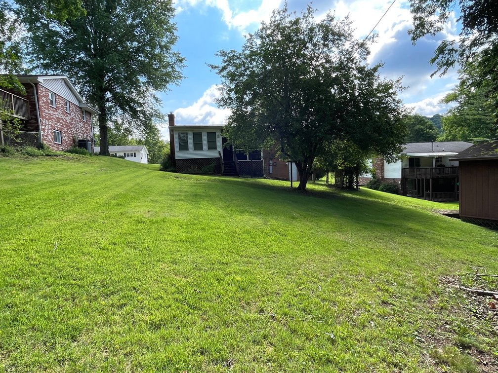 Image for SOLD $94,600 - Brick Mid-Entry 3 Bedroom with a Spacious Yard in Charleston