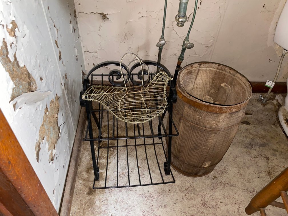 Decorative Items, Woven Seat Chair, Nail Barrel, Chicken Decoration