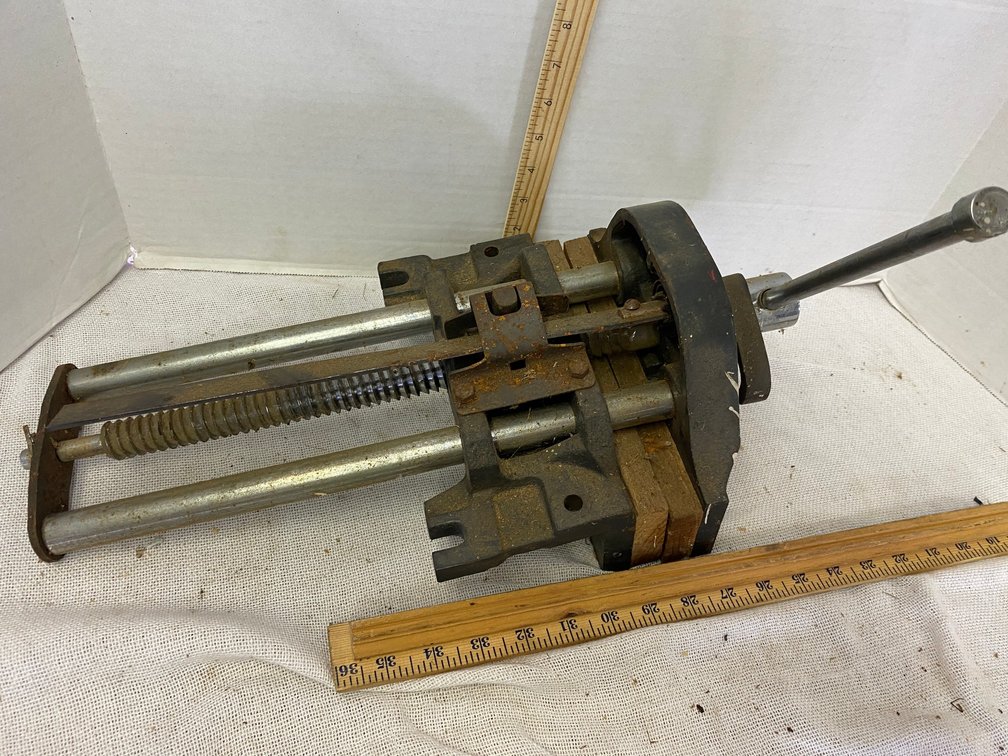 Bench Mounted Wood Vise 9 inch Wide Jaws