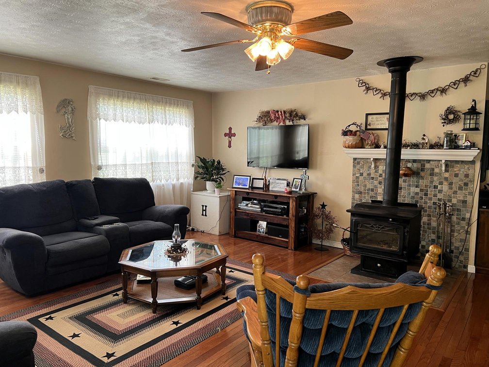 Image for SOLD $115,500 - Beautiful Cross Lanes Home on Nearly an Acre with Creek & Detached Garage