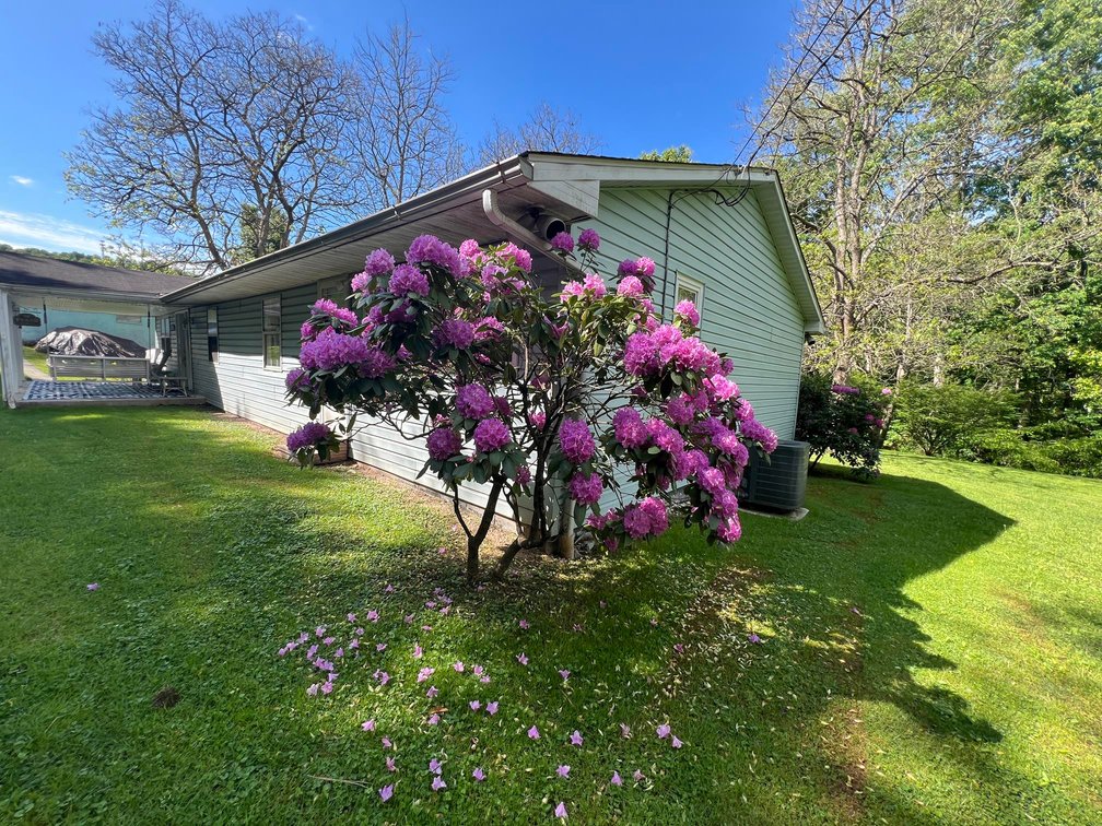 Image for SOLD $115,500 - Beautiful Cross Lanes Home on Nearly an Acre with Creek & Detached Garage