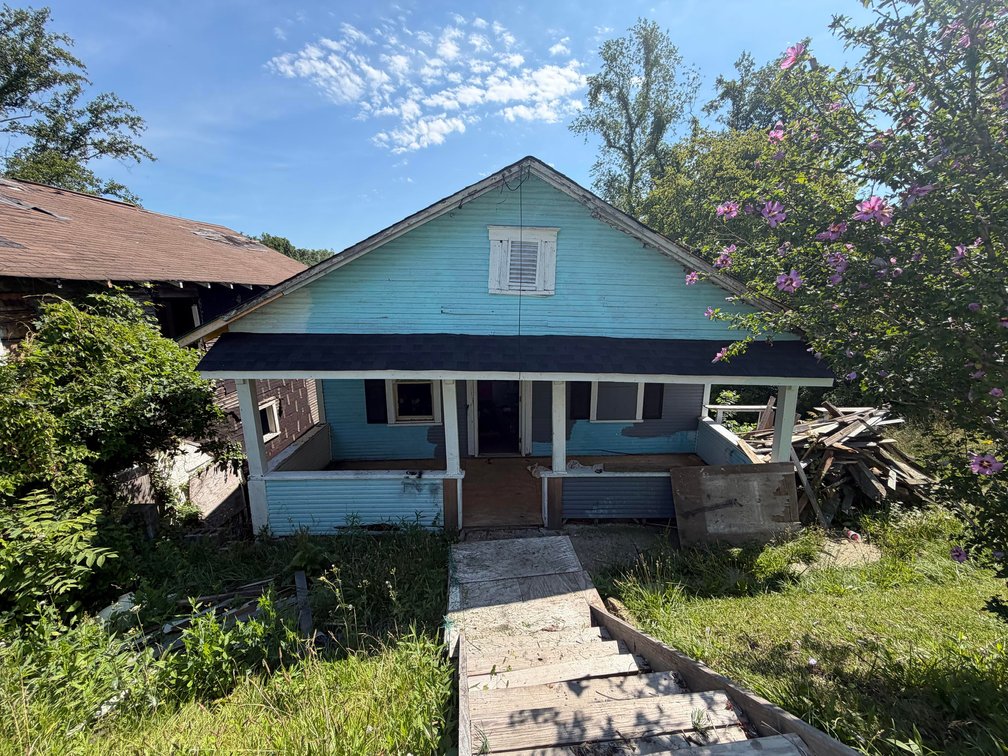 Image for SOLD - Charleston 3 Bedroom Renovation Opportunity Selling to the Highest Bidder